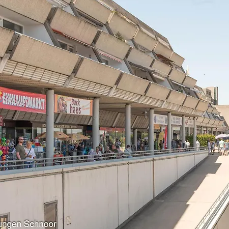 Westside Daire Strande