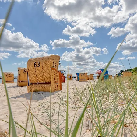 Westside Daire Strande